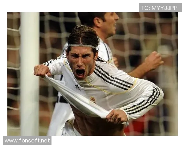 足球明星罚站背后的原因与影响解析探讨